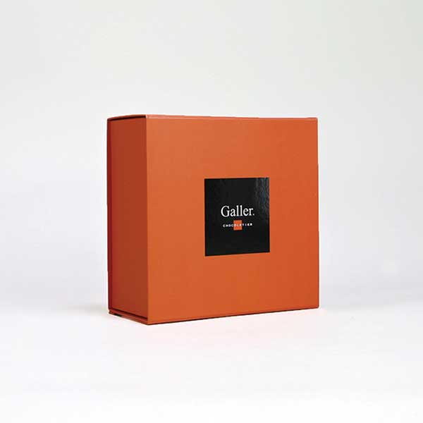 Boîte cadeau aimantée pour chocolatier Galler. Coffret cadeau personnalisé pour chocolaterie.

